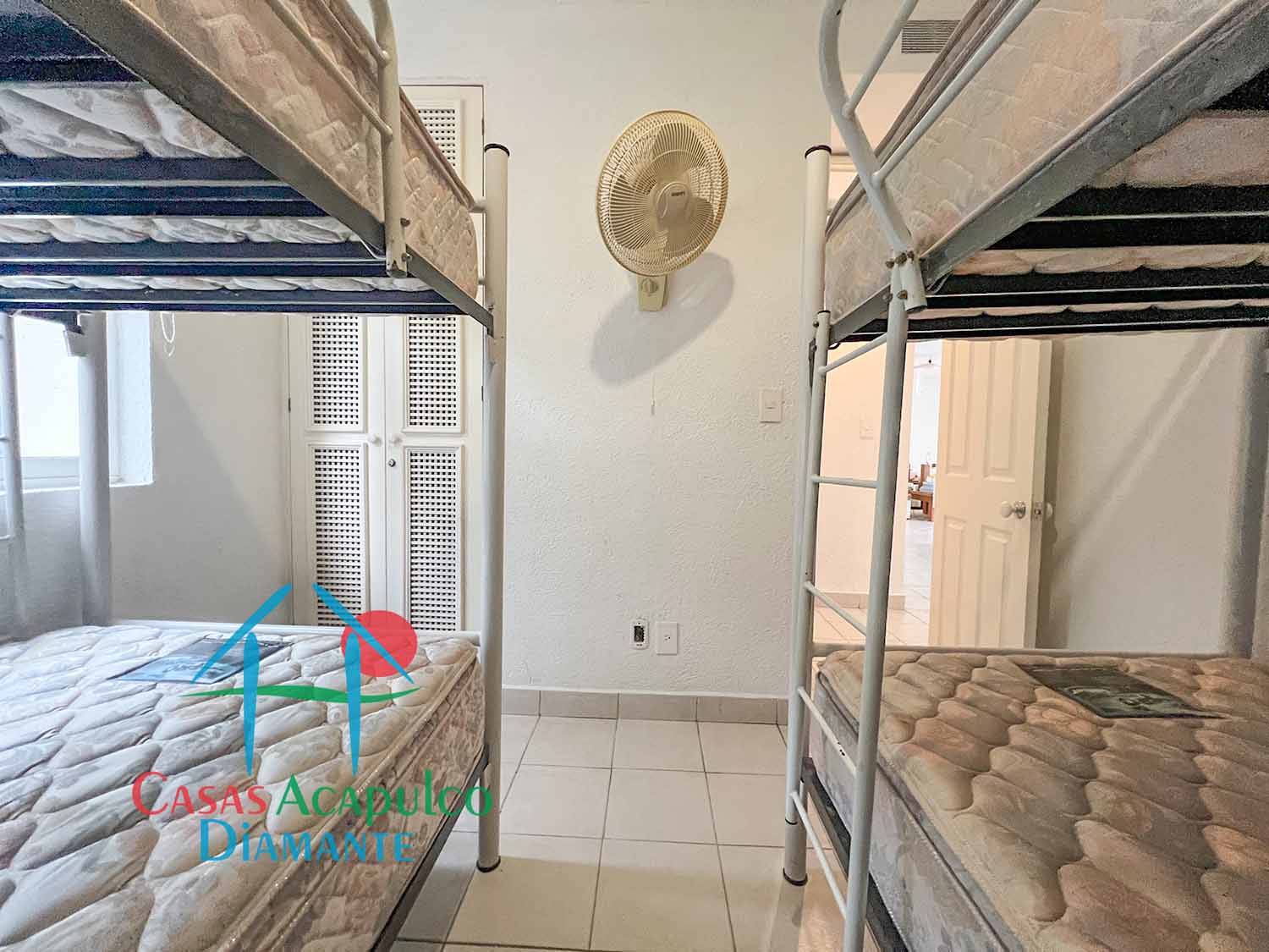 Brisas Diamante T2 119 - Recámara uno 3